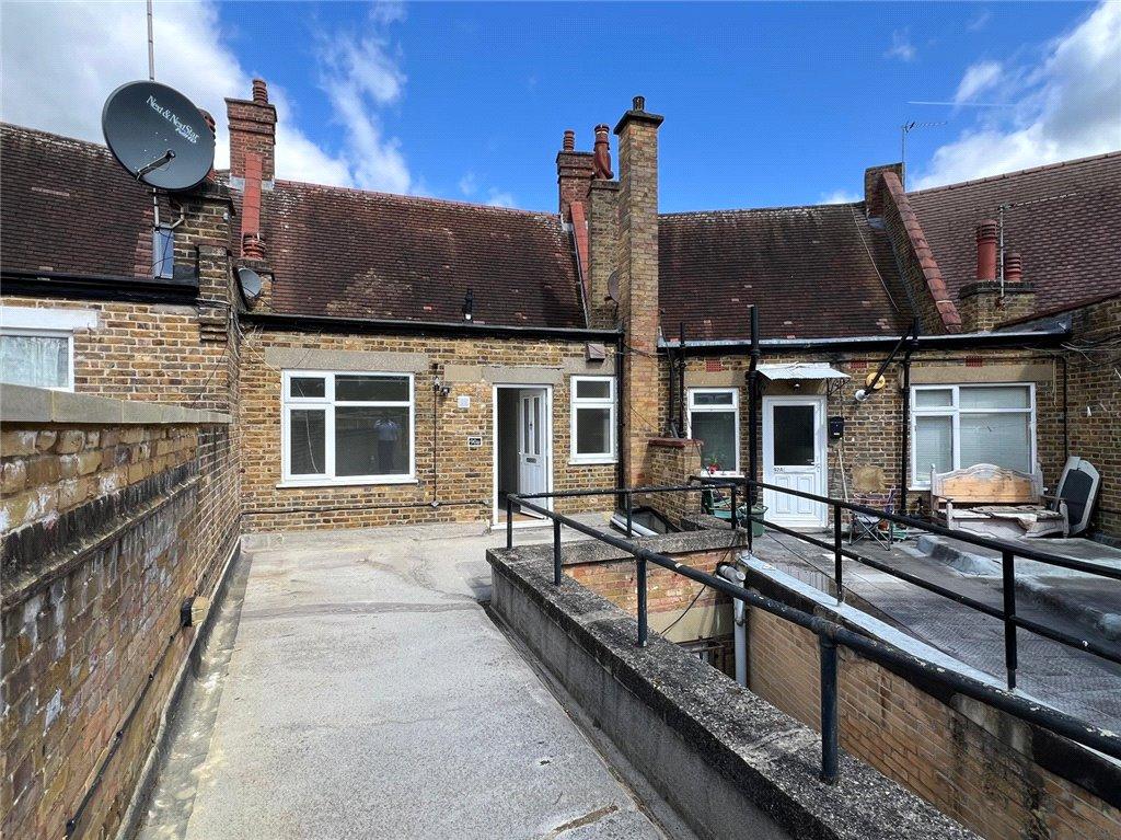 Apartment in Ruislip - View 5