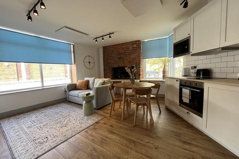 1 bedroom flat to rent, Church Street, Eccles, M30 0BJ