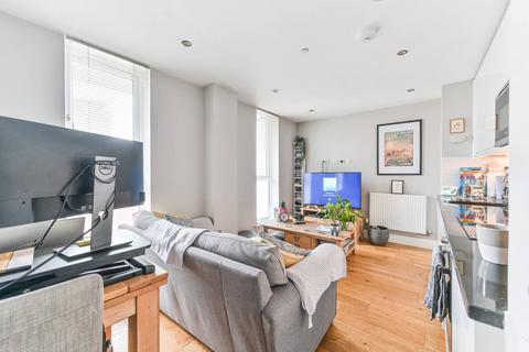 1 bedroom flat to rent, Sutton Court Road, Sutton, SM1