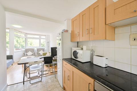 4 bedroom flat to rent, Brandon Estate, Kennington, London, SE17