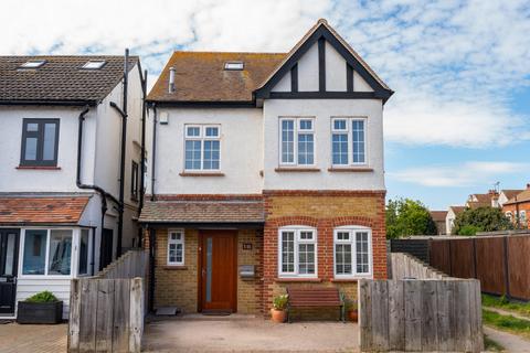 4 bedroom detached house for sale, Ellis Road, Whitstable CT5