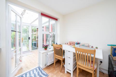 2 bedroom terraced house for sale, Britten Close, Horsham, RH13