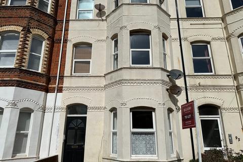 2 bedroom flat to rent, St Andrews Road, Exmouth EX8