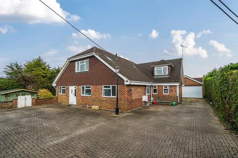 4 bedroom detached house for sale, Winchester Road, Waltham Chase, Southampton, Hampshire, SO32