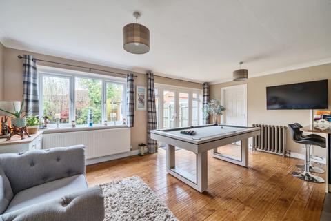 4 bedroom detached house for sale, Winchester Road, Waltham Chase, Southampton, Hampshire, SO32