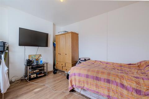 3 bedroom apartment for sale, London, London SW16