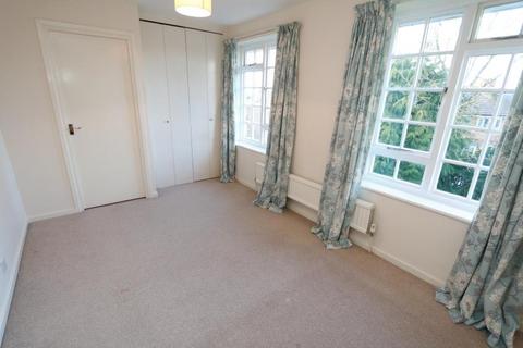4 bedroom townhouse to rent, Selsdon Close, Surbiton KT6