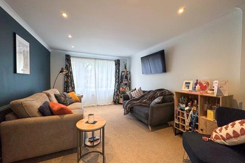 3 bedroom terraced house to rent, Overmead, Abingdon OX14