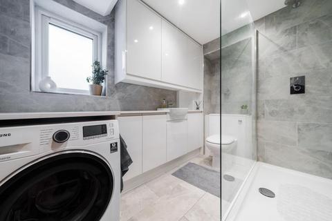21 Ashcroft Road, Chessington, KT9 1RR