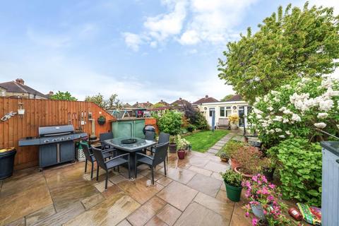 21 Ashcroft Road, Chessington, KT9 1RR