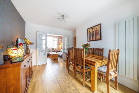 21 Ashcroft Road, Chessington, KT9 1RR