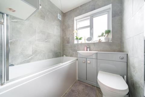 21 Ashcroft Road, Chessington, KT9 1RR