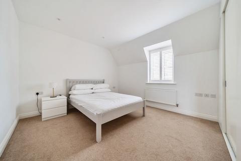 1 Carriage Crescent, Witney, OX28 4DR