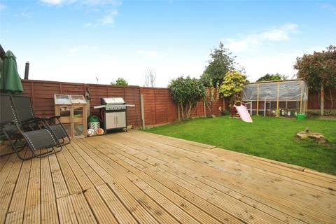 2 bedroom bungalow for sale, Cotswold Avenue, Rayleigh, Essex, SS6