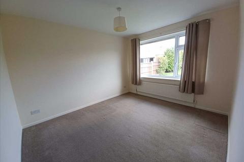 2 bedroom bungalow to rent, Maycroft Ave, Poulton
