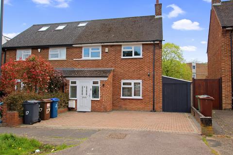 3 bedroom semi-detached house to rent, Stanmore HA7