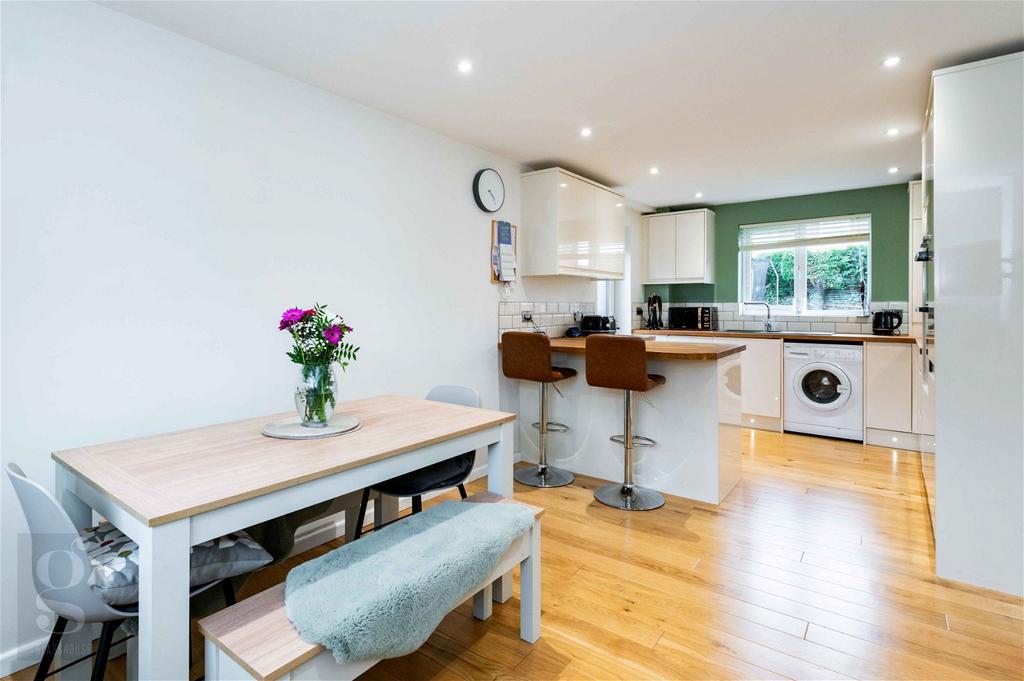 Spinney Grove, Hampton Dene, Hereford 3 bed link detached house for