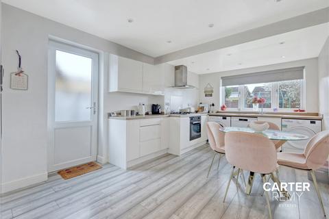 8 Brookmans Avenue, Grays, RM16 2LN