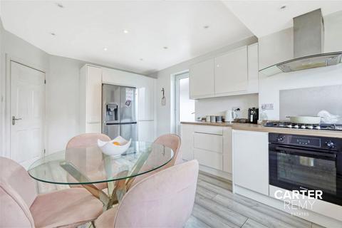 8 Brookmans Avenue, Grays, RM16 2LN