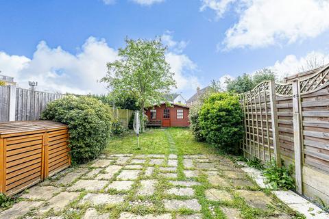 5 Ash Road, Benfleet, SS7 2BA