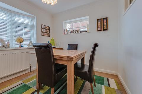 5 Ash Road, Benfleet, SS7 2BA