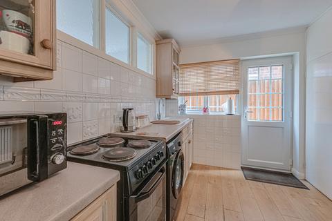 5 Ash Road, Benfleet, SS7 2BA