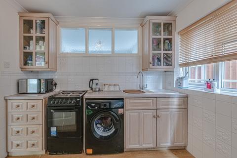 5 Ash Road, Benfleet, SS7 2BA