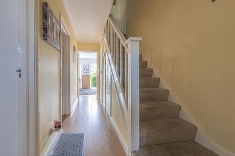 5 Ash Road, Benfleet, SS7 2BA