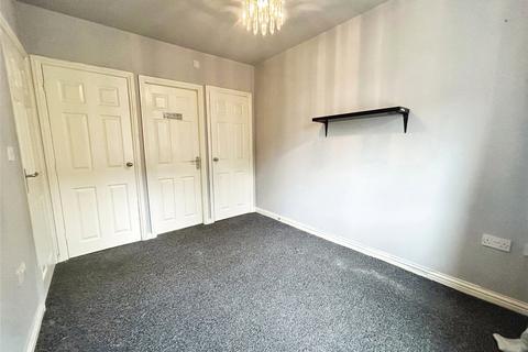 3 bedroom terraced house for sale, Greenlea Court, Dalton, Huddersfield, HD5