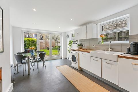4 bedroom terraced house for sale, Andalus Road, SW9