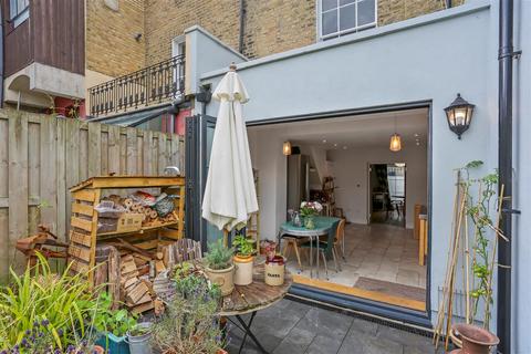 4 bedroom terraced house for sale, Tavistock Terrace, London