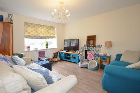 28 Centenary Way, Raunds, Wellingborough, NN9 6UL