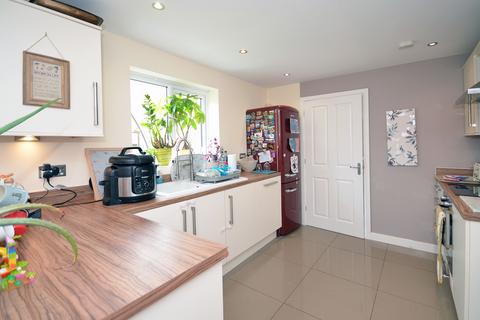 28 Centenary Way, Raunds, Wellingborough, NN9 6UL