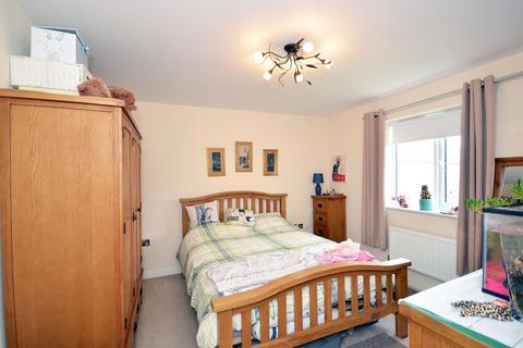28 Centenary Way, Raunds, Wellingborough, NN9 6UL