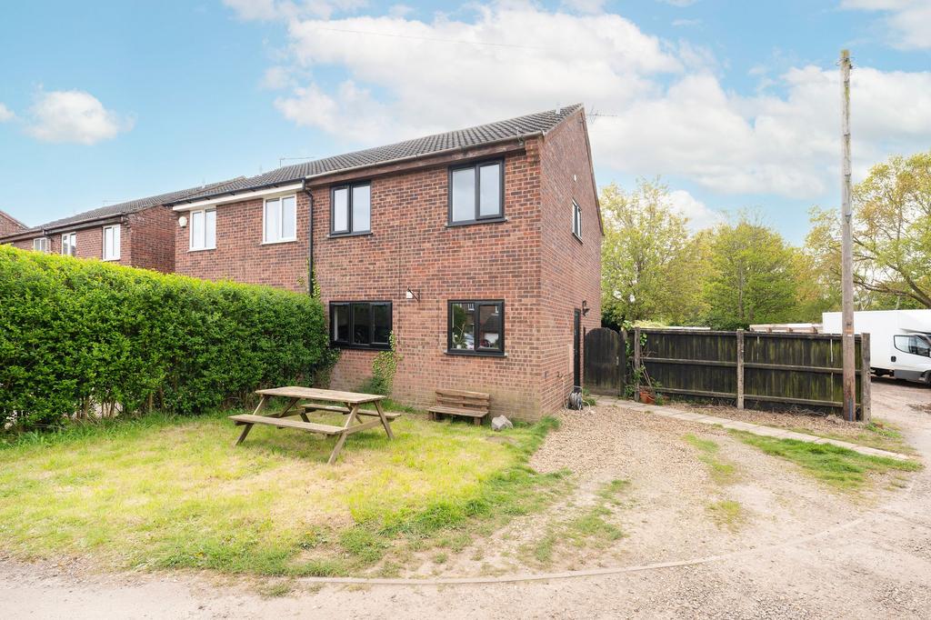 Neville Road, Sutton 3 bed end of terrace house for sale £175,000