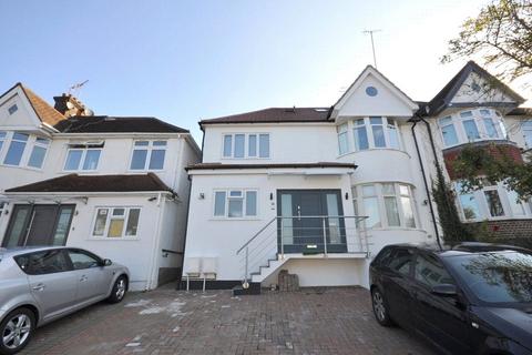 5 bedroom duplex to rent, St. Marys Crescent, London, NW4