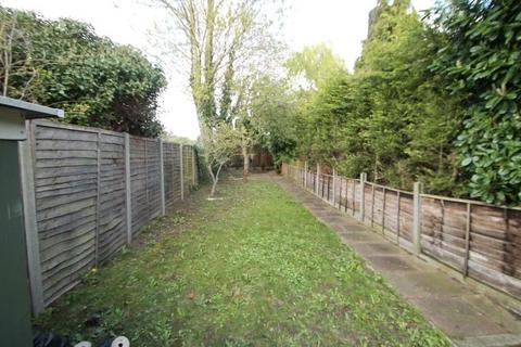 3 bedroom semi-detached house to rent, Wendover Road, Staines-upon-Thames, Surrey, TW18