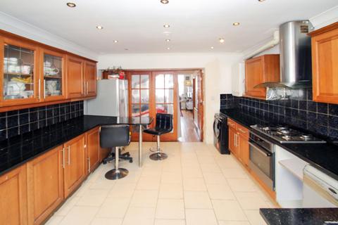 4 bedroom semi-detached house for sale, North Hyde Road, Hayes, Greater London