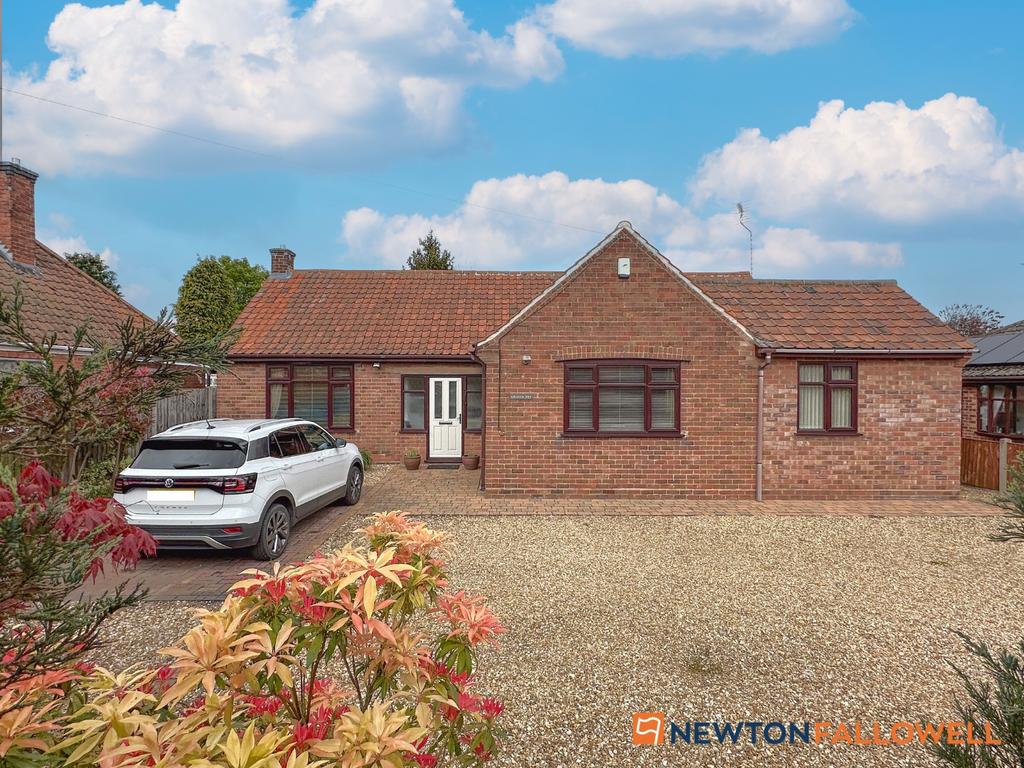 Marsh Lane, 8 NG24 2 bed detached bungalow for sale £375,000