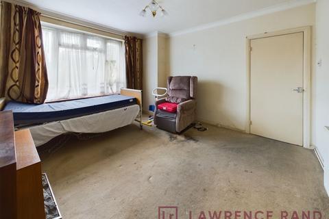 2 bedroom maisonette for sale, Eastcote Lane, Harrow, HA2