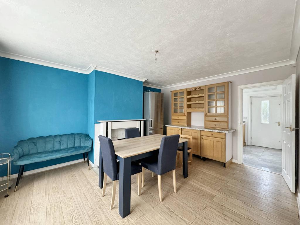 St. Wilfrids Crescent, Leeds LS8 3 bed semidetached house for sale £