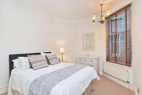3 bedroom flat to rent, Beaufort Mansions, Chelsea, London, SW3