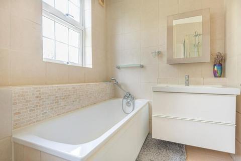 2 bedroom flat for sale, Northwood,  Middlesex,  HA6