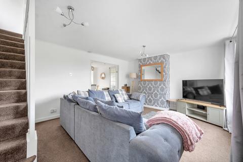 3 bedroom semi-detached house to rent, Grange Drive, Melton Mowbray