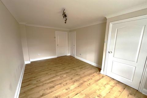 2 bedroom semi-detached house to rent, Forsythia Close, Havant, PO9