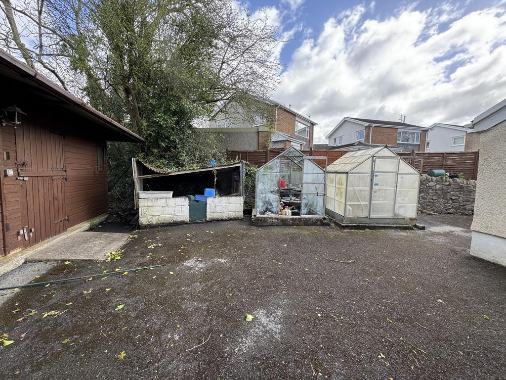 Outside Building/Garage