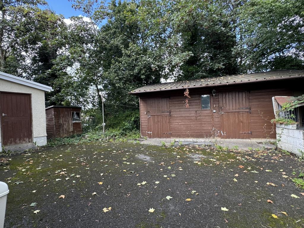 Outside Building/Garage