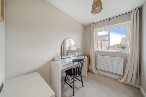 51 Oak Road, Caterham, CR3 5TT