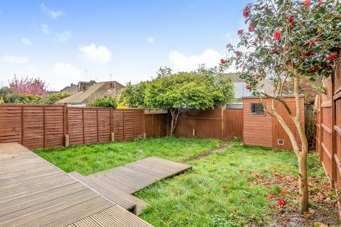 51 Oak Road, Caterham, CR3 5TT