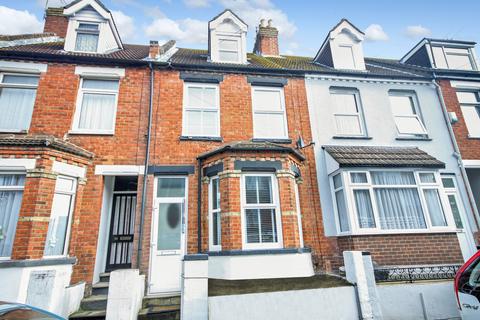 3 bedroom terraced house to rent, Athelstan Road, Folkestone